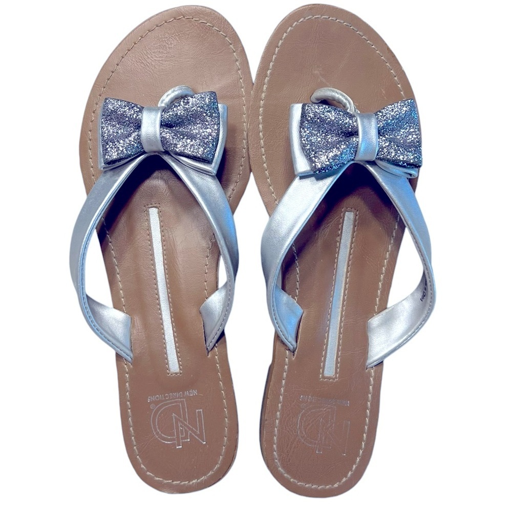 Silver Bow New Directions Flip Flops Size 6.5